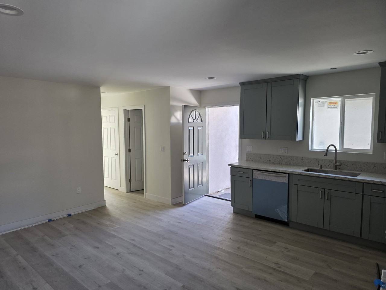 3675 Marlborough Avenue - Photo 5 of 11