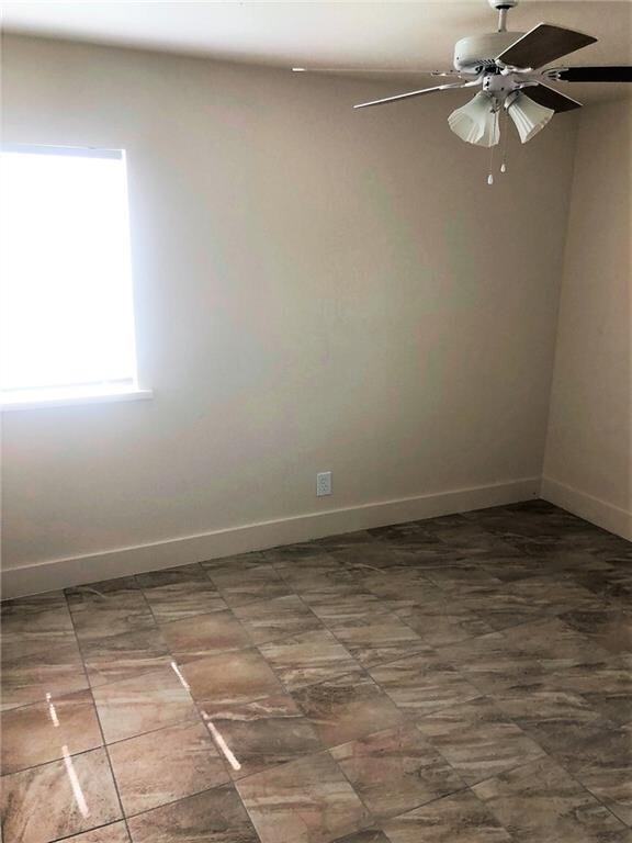 305 South San Patricio Street - Photo 7 of 8