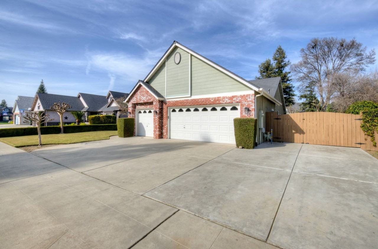 139 Athens Ave - Photo 3 of 22