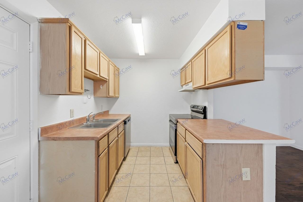 8133 Julie Ave - Photo 3 of 23