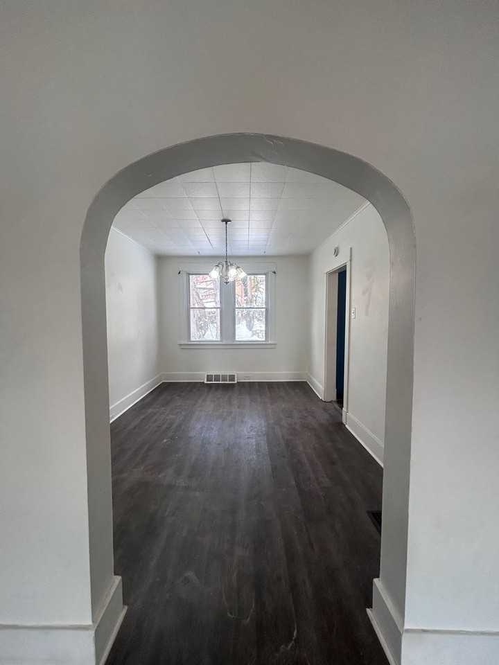 1110 Ingham St - Photo 7 of 31