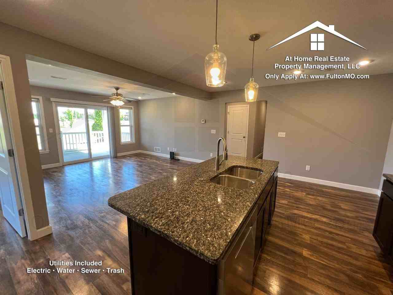 301 E Saint Eunice Rd - Photo 3 of 24