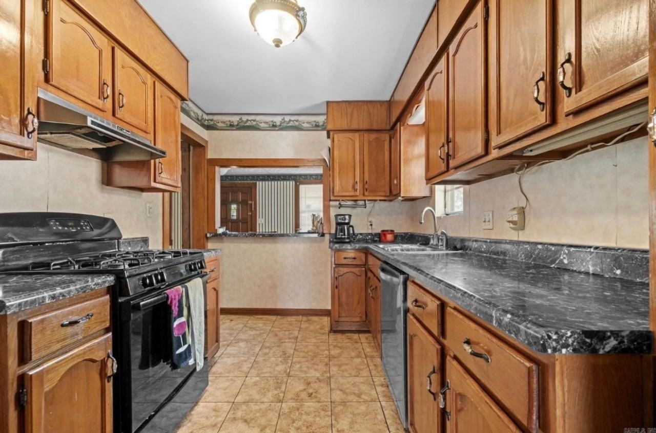 3816 Freeman Cir - Photo 2 of 2