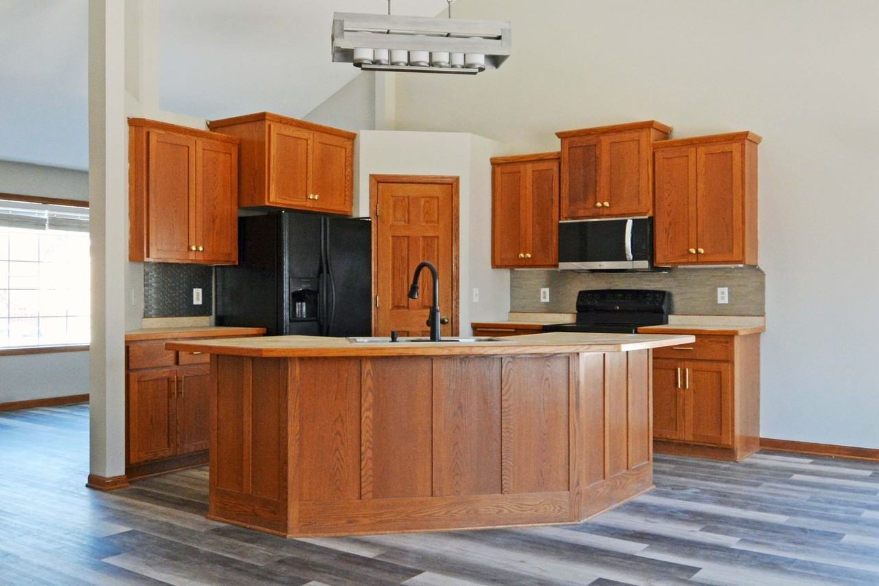 1204 5th St Sw - Photo 3 of 28