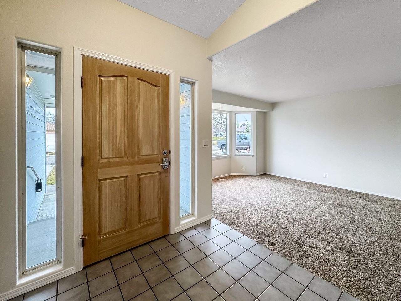 12253 W Norway St - Photo 2 of 24