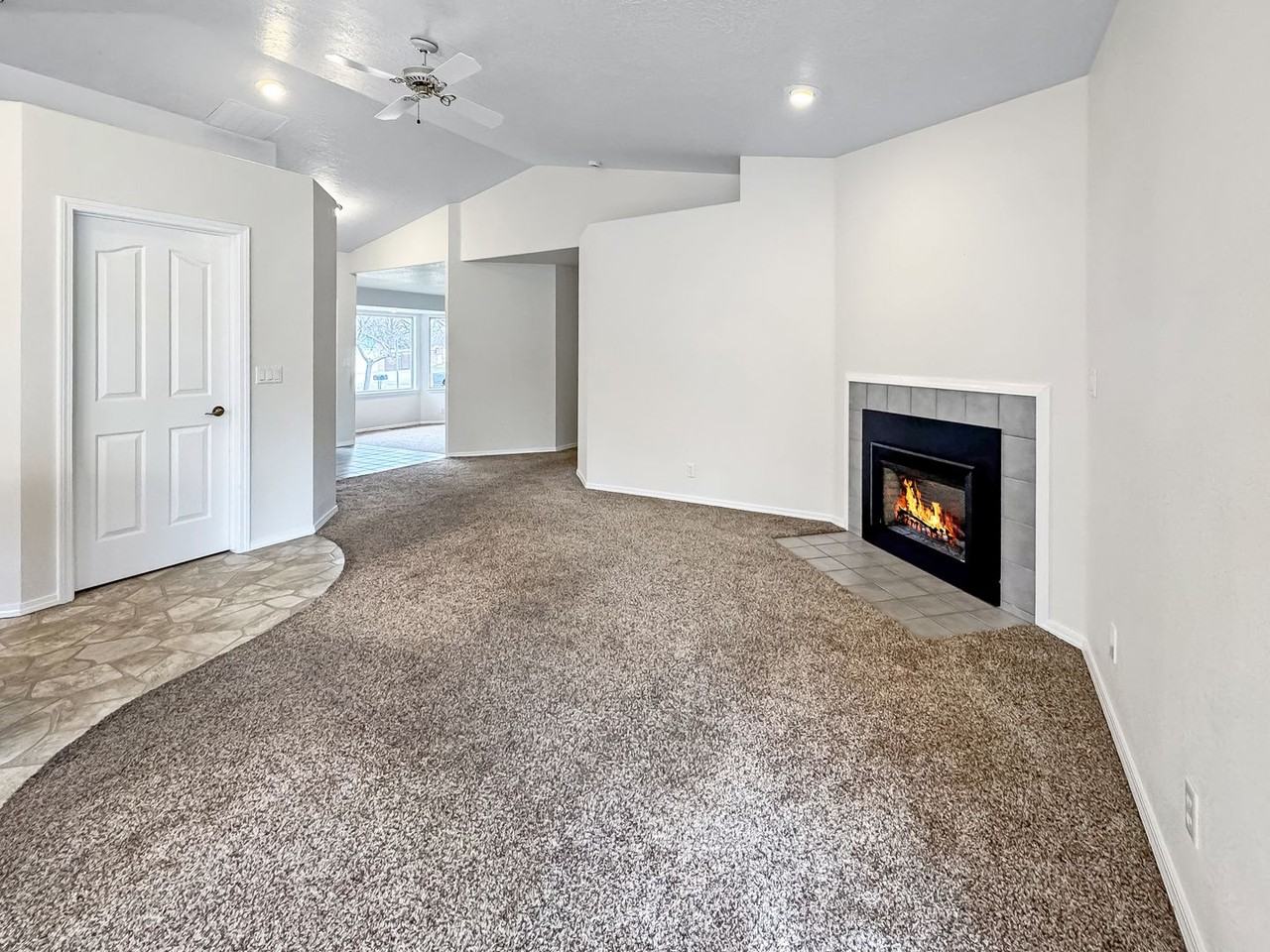 12253 W Norway St - Photo 6 of 24