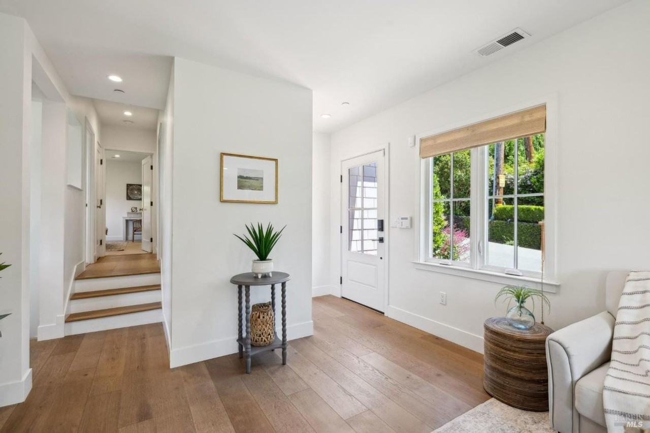 31 Baywood Ave - Photo 6 of 50