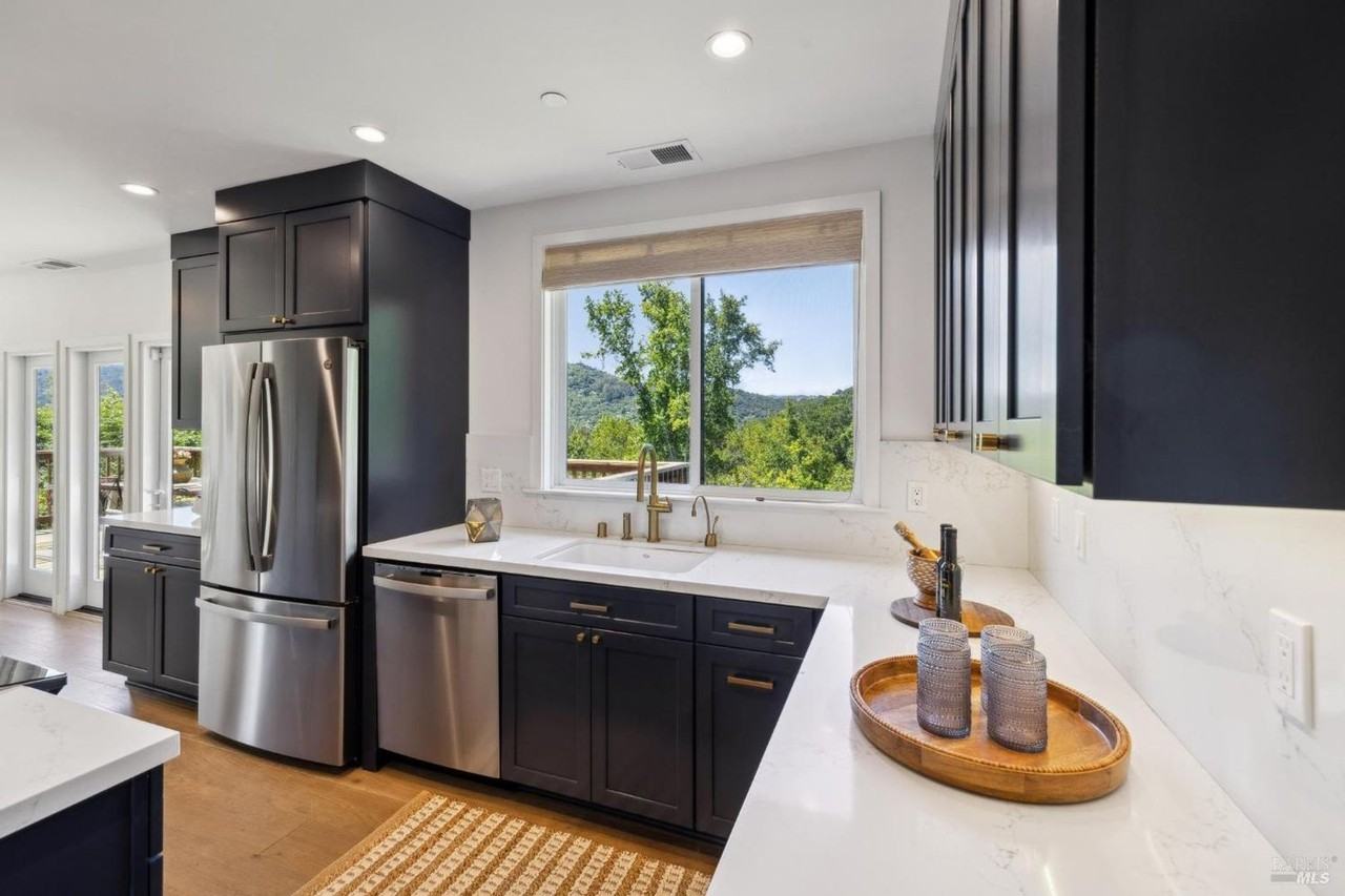 31 Baywood Ave - Photo 7 of 50