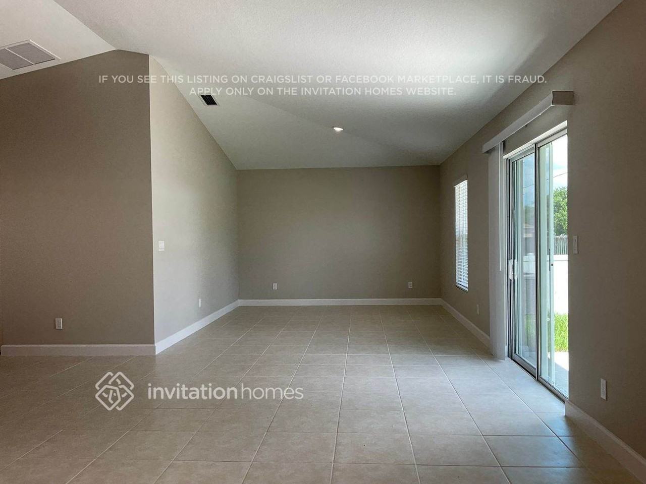 982 Carver Rd Se - Photo 4 of 20