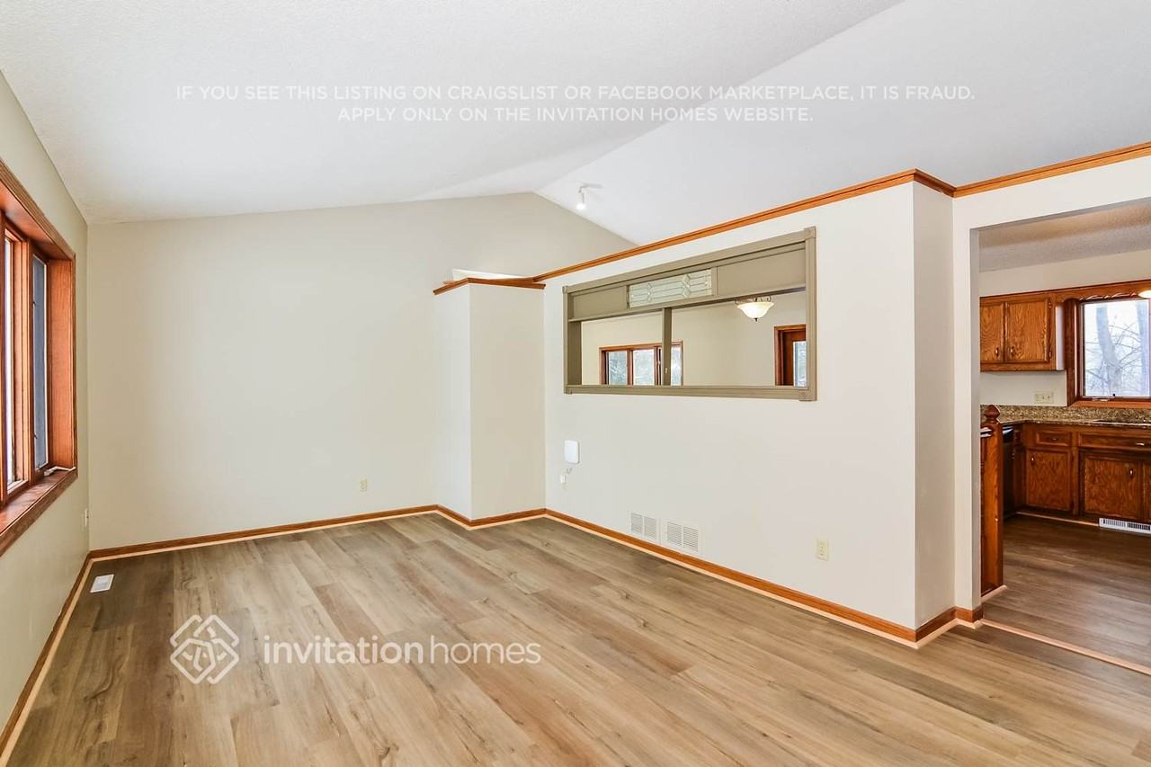 13215 Alabama Ave S - Photo 5 of 17