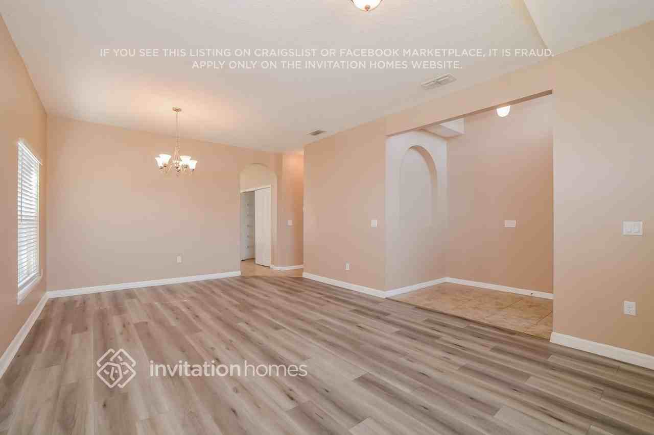 1730 J Lawson Blvd - Photo 4 of 17