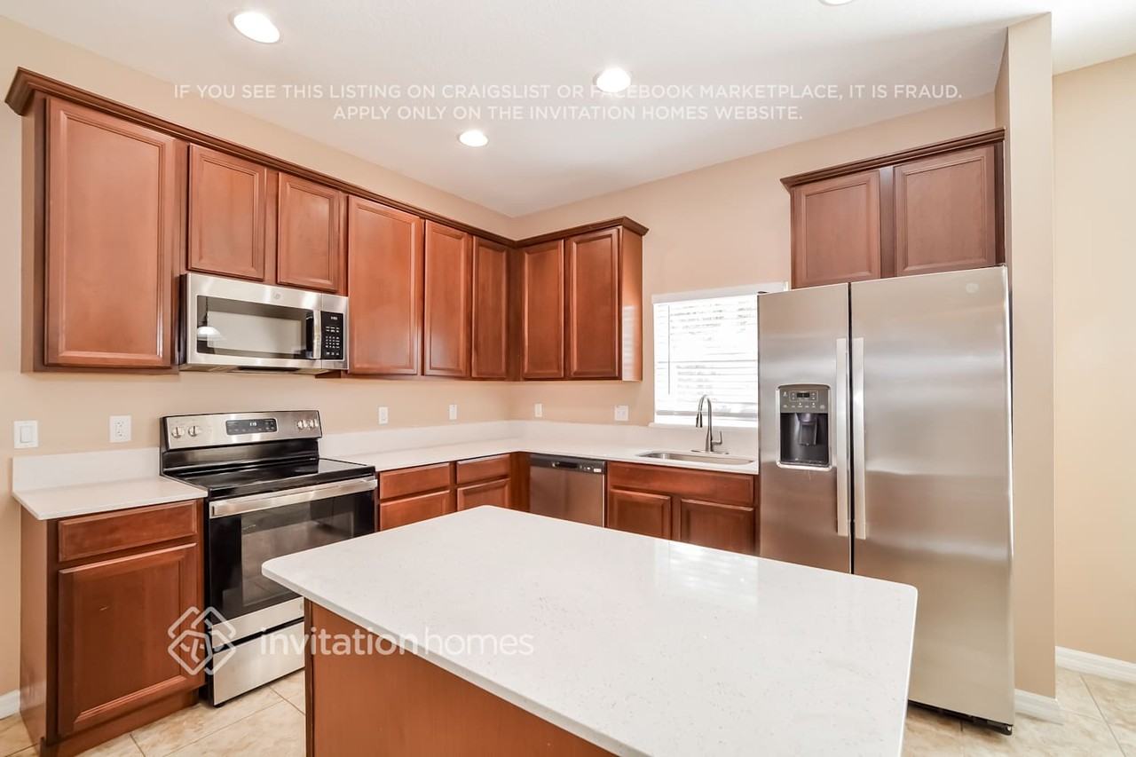 1730 J Lawson Blvd - Photo 6 of 17