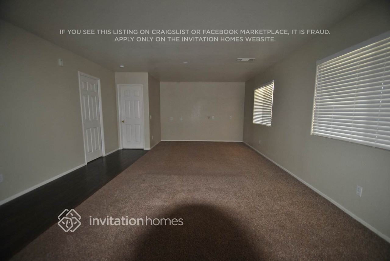 2657 W Torrey Pine Rd - Photo 3 of 14