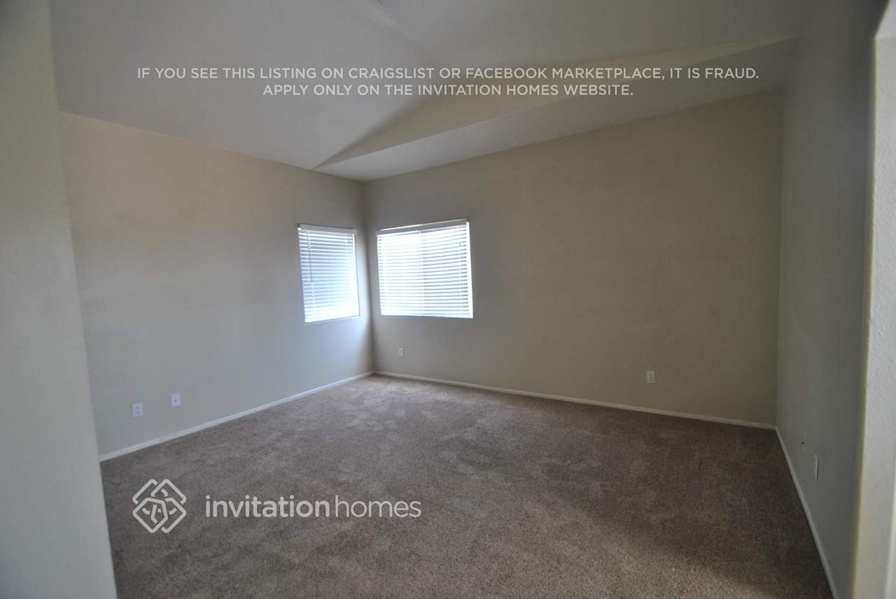 2657 W Torrey Pine Rd - Photo 5 of 14