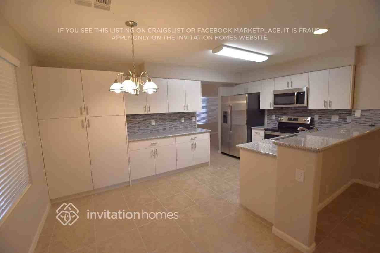 2458 E Jasper Dr - Photo 6 of 17