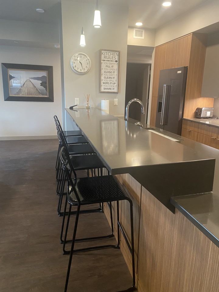 727 E Front Ave #202 - Photo 5 of 15