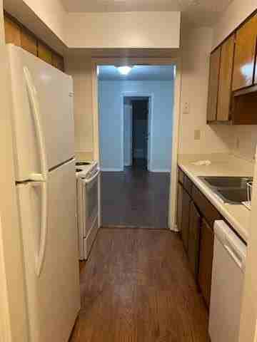 1548 Hamilton Dr Apt 201 #201 - Photo 3 of 7