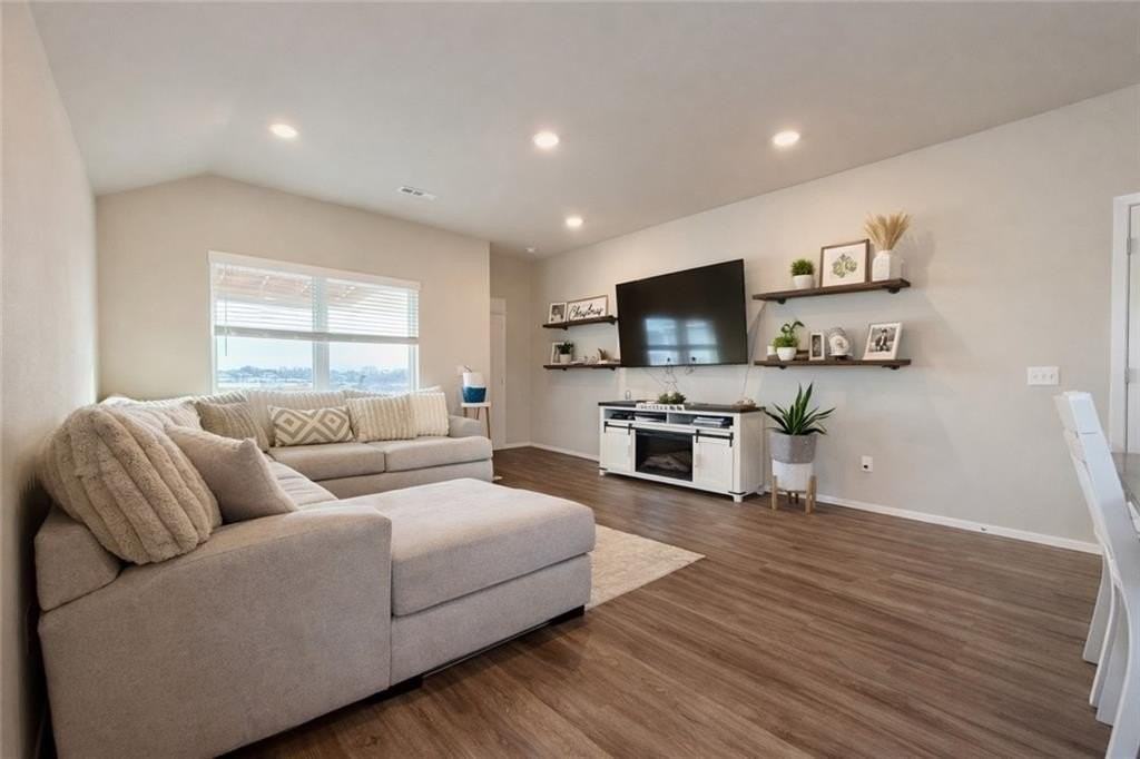 208 W Laurel Ave - Photo 5 of 13