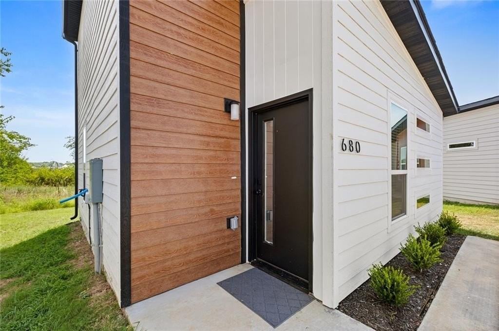 680 Pacific  AVE - Photo 2 of 22