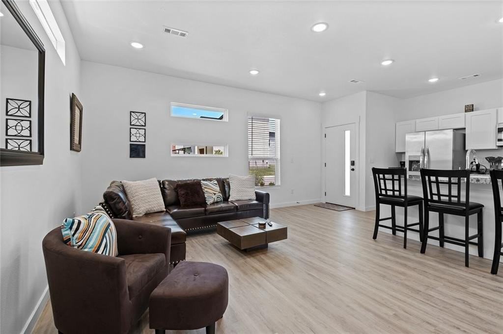 680 Pacific  AVE - Photo 5 of 22