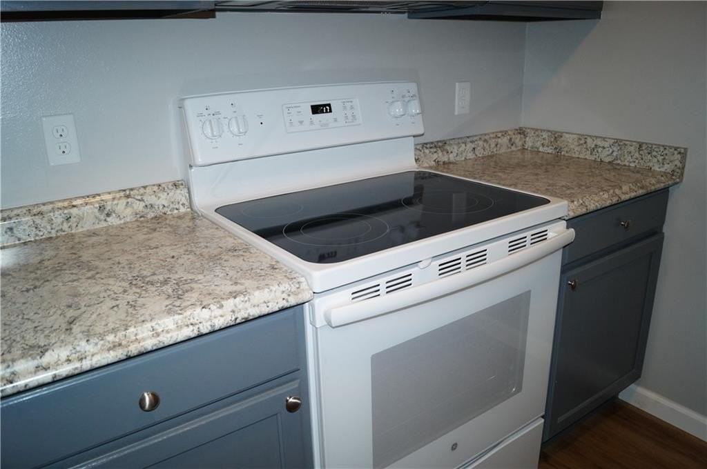 2839-C Meridian Pl - Photo 3 of 14