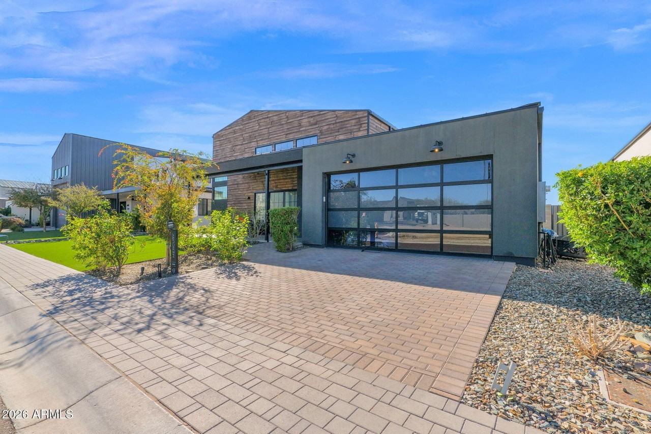 8430 S 10th Ln Unit 3 #3 - Photo 3 of 50