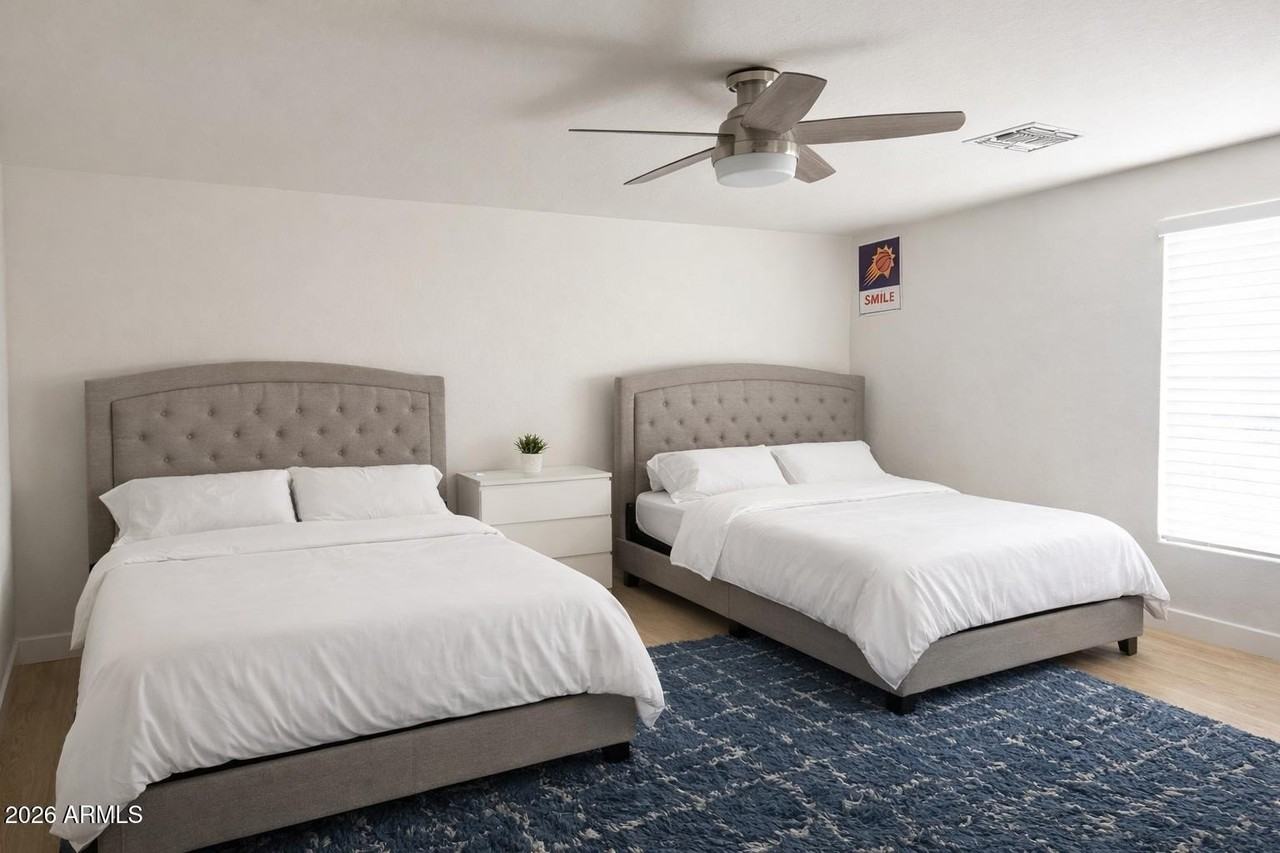 1906 E Patrick Ln - Photo 4 of 8