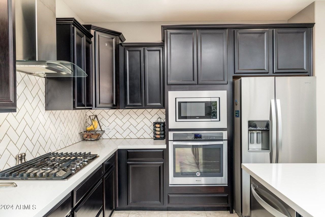 10648 W Eucalyptus Rd - Photo 6 of 35