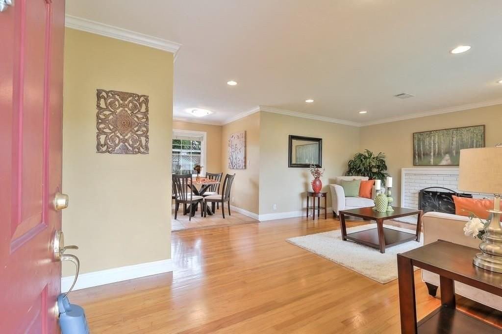 467 Chestnut Ave - Photo 3 of 14