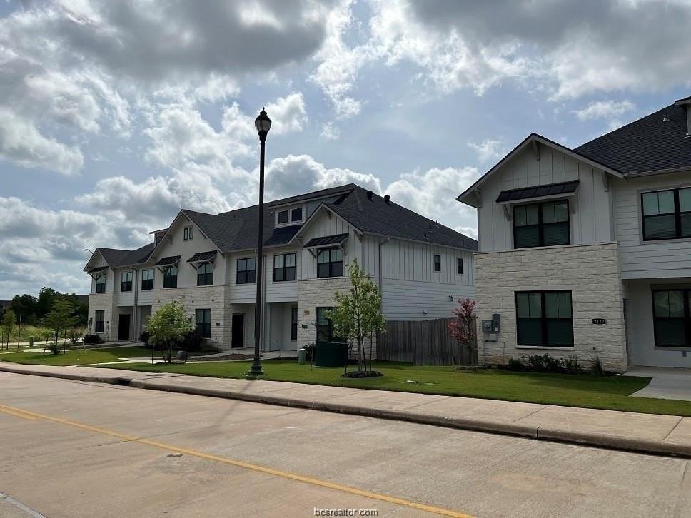 2118 Crescent Pointe Pkwy - Photo 3 of 15