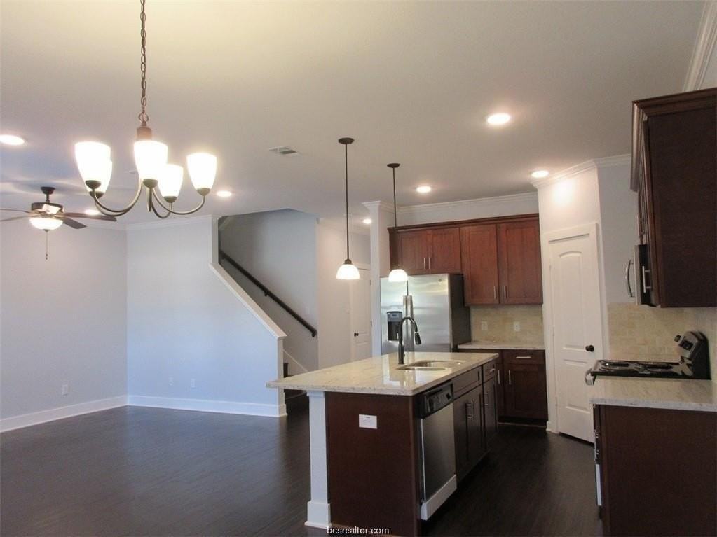 2118 Crescent Pointe Pkwy - Photo 4 of 15