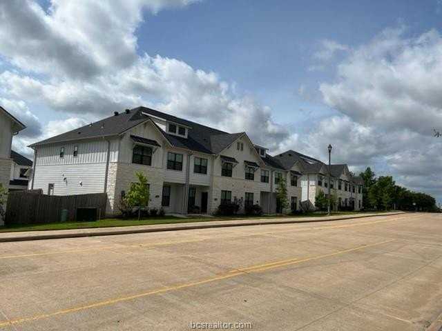 2106 Crescent Pointe Pkwy - Photo 2 of 19