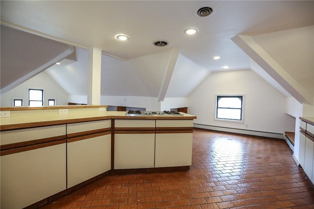 11 Portsmouth Ter Apt 3 #3 - Photo 5 of 27