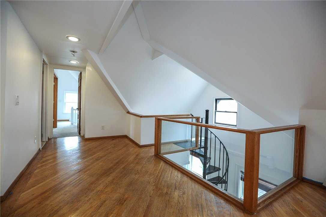 11 Portsmouth Ter Apt 3 #3 - Photo 7 of 27