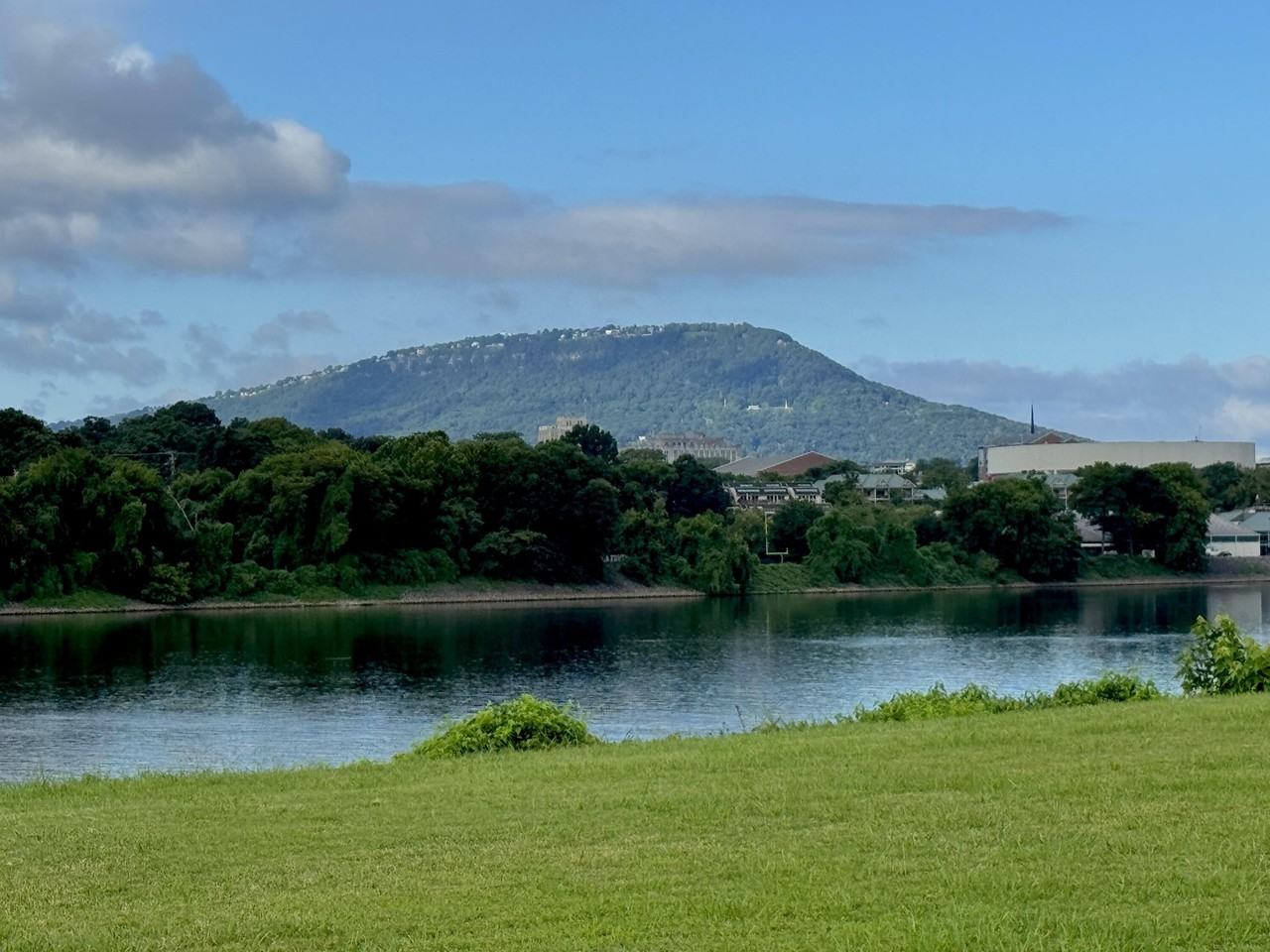 1426 Heritage Landing Dr - Photo 3 of 30