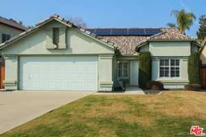 featured image of 8506 Blue Heron Dr