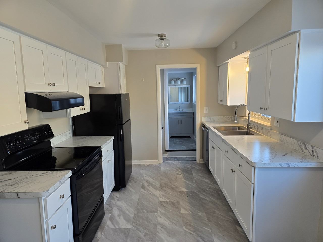 1111 N Kenwood Ave #1 - Photo 2 of 10