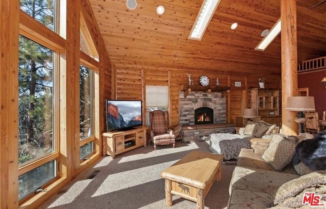 1165 Green Mountain Dr - Photo 6 of 38