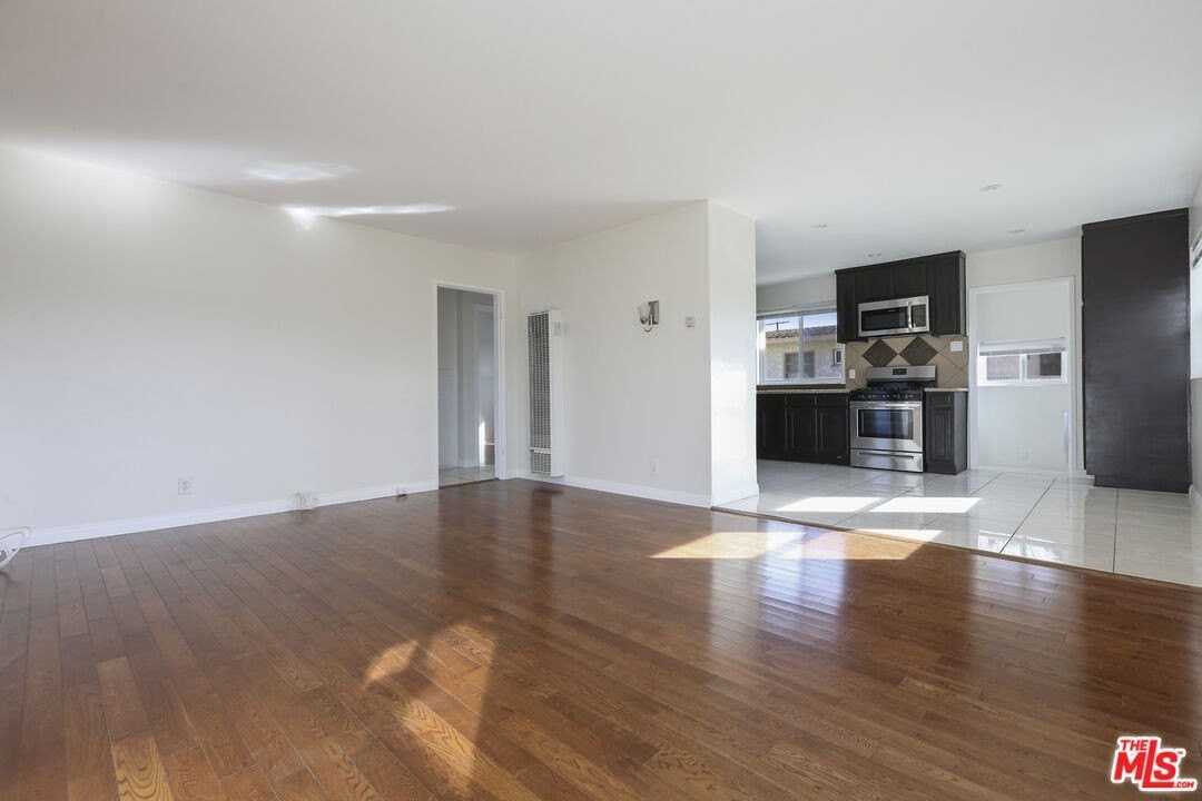 8324 Barnsley Ave - Photo 2 of 8