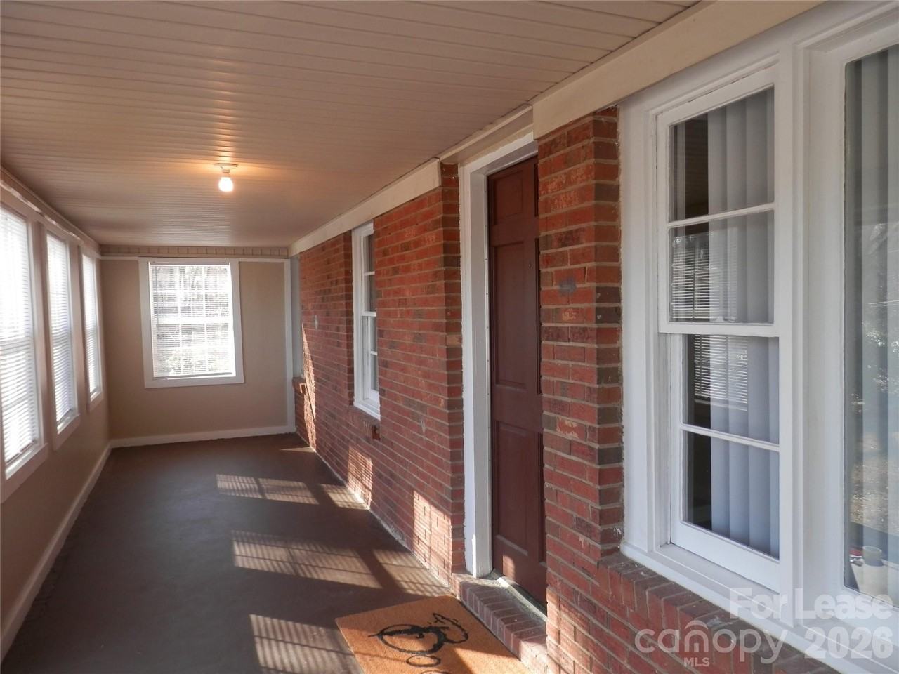 67 Barber St Nw - Photo 3 of 27