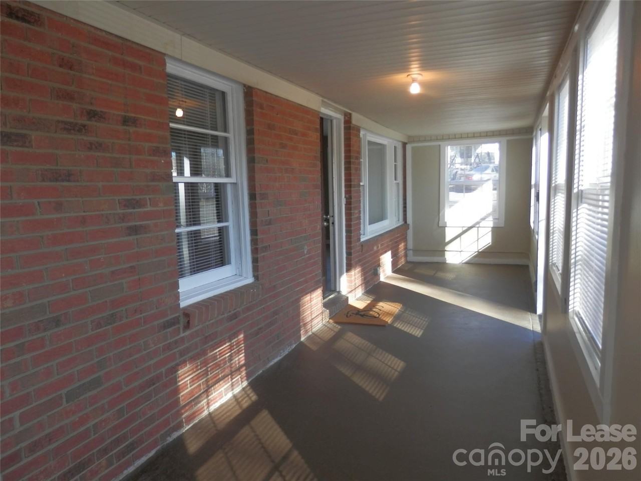 67 Barber St Nw - Photo 4 of 27