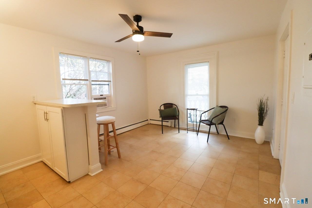 51 Franklin St - Photo 3 of 12