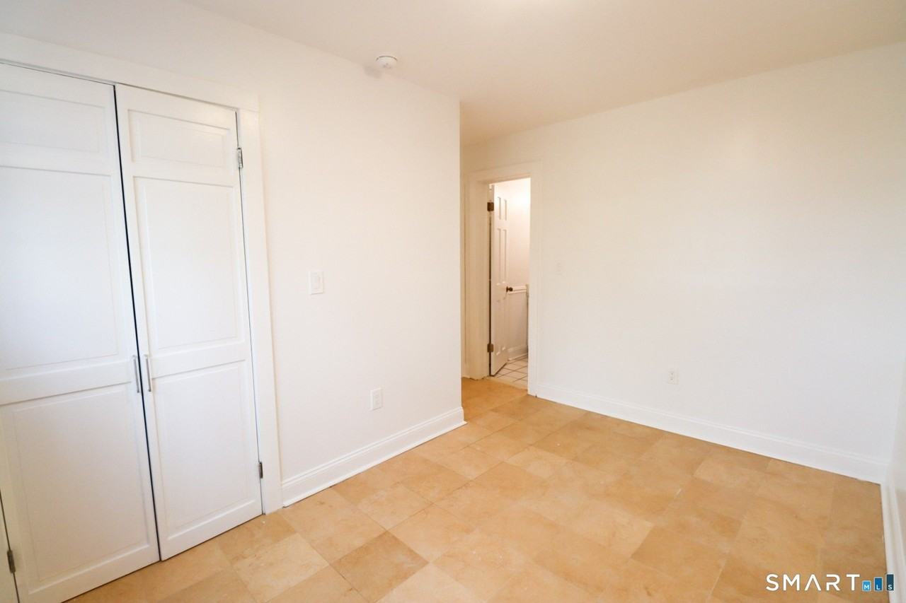 51 Franklin St - Photo 6 of 12