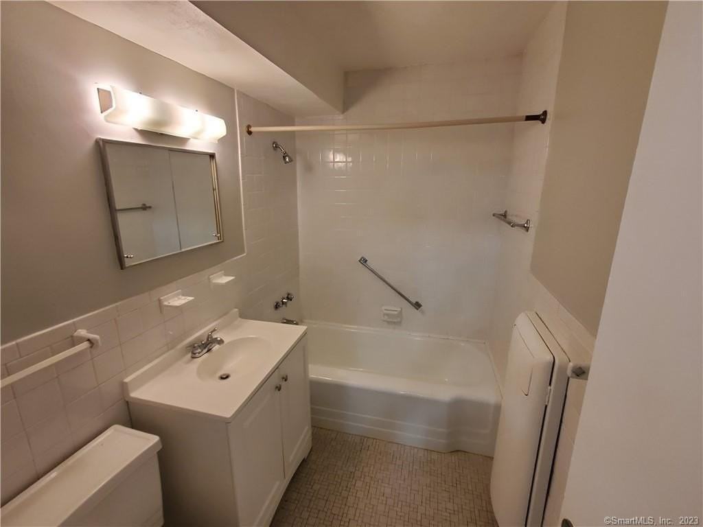 80 Cartright St Unit 7h #7H - Photo 6 of 13