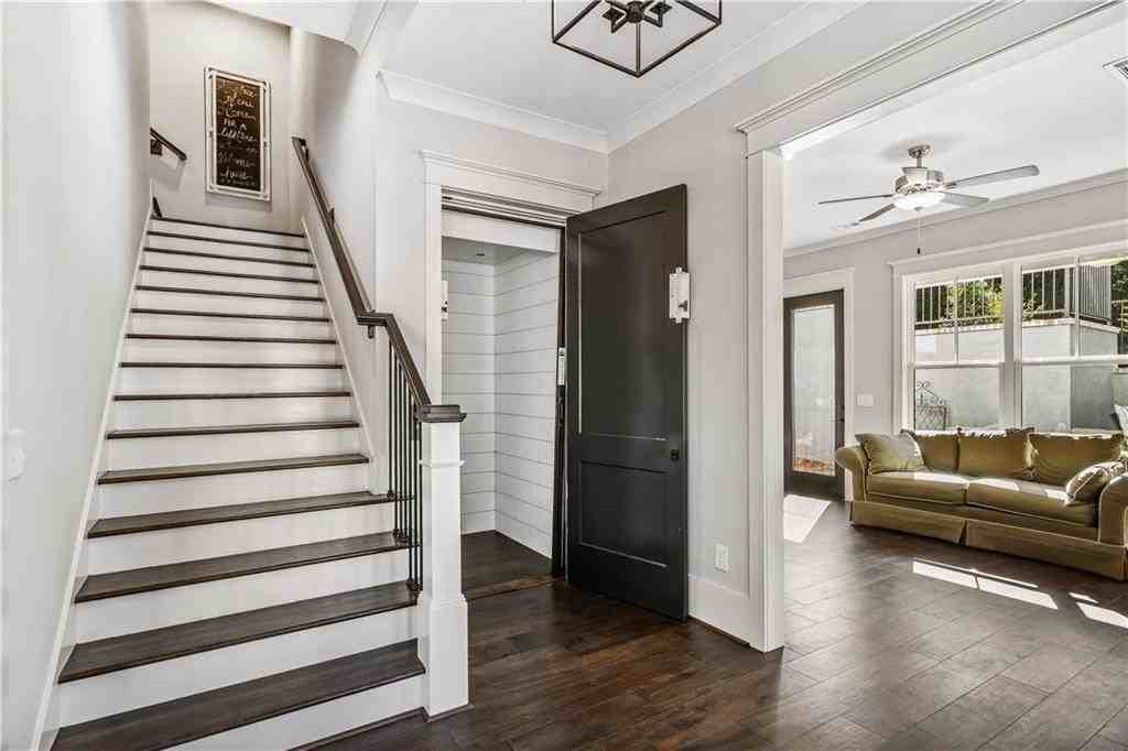 6 Whisper Pl - Photo 3 of 36