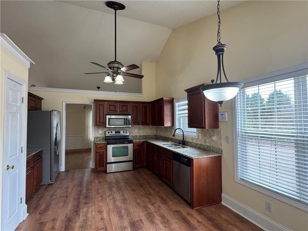 2243 Bedstone Dr - Photo 5 of 20