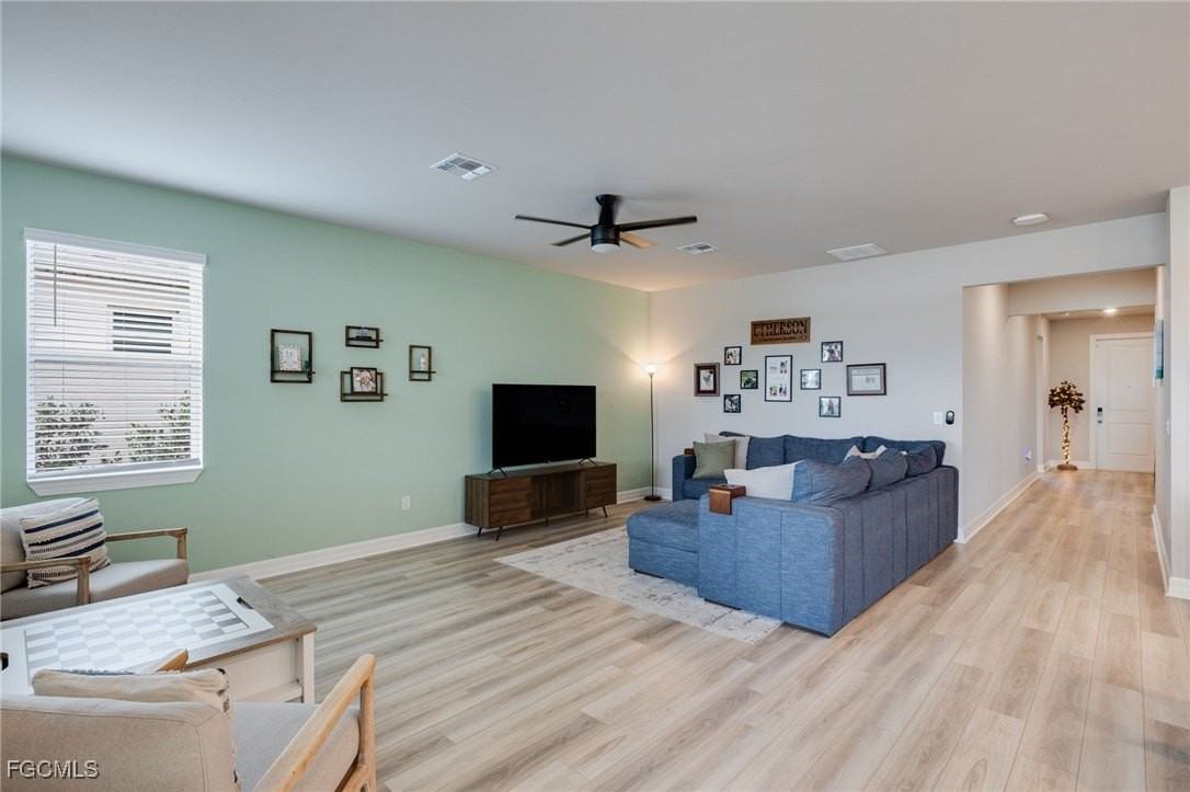 44216 Saddlewood Ct - Photo 2 of 20