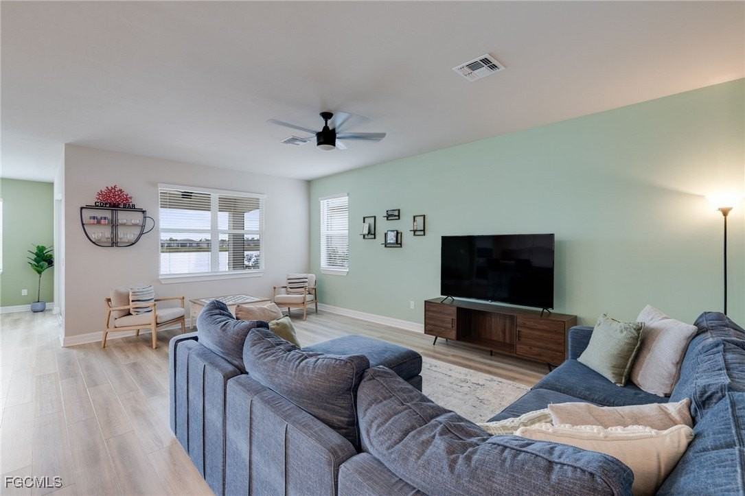 44216 Saddlewood Ct - Photo 3 of 20