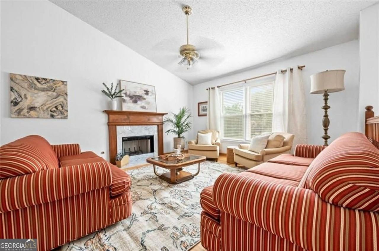 3049 Heathgate Ct - Photo 2 of 12