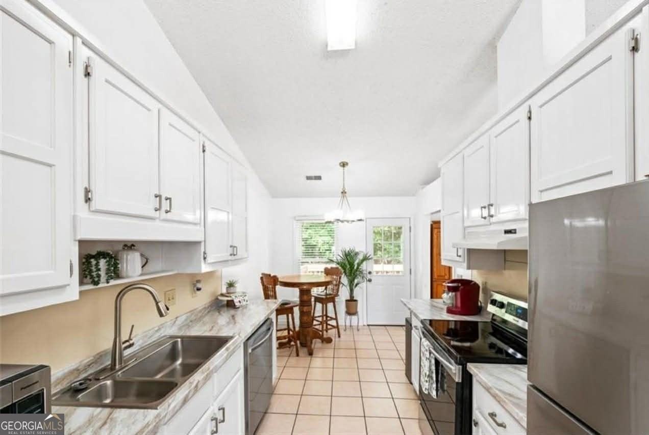 3049 Heathgate Ct - Photo 6 of 12